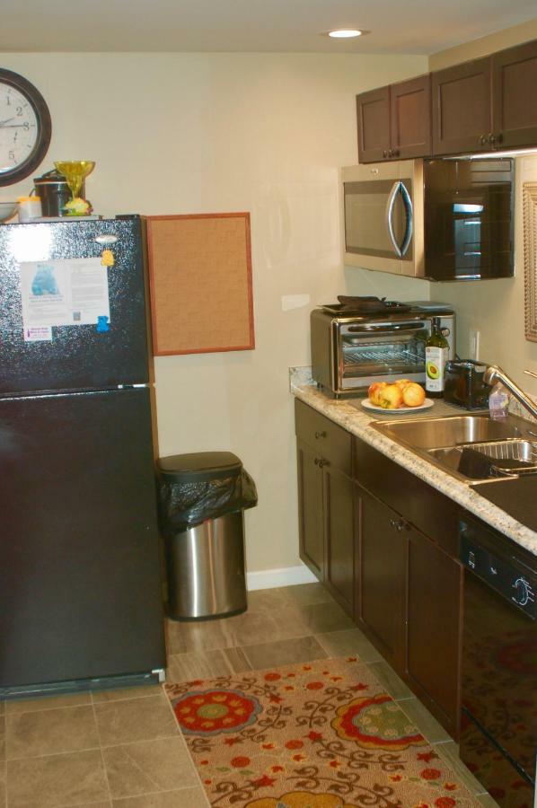 Blue Bear Den 3Br 2Ba Dtc Private Apt Hot Tub Eksteriør bilde